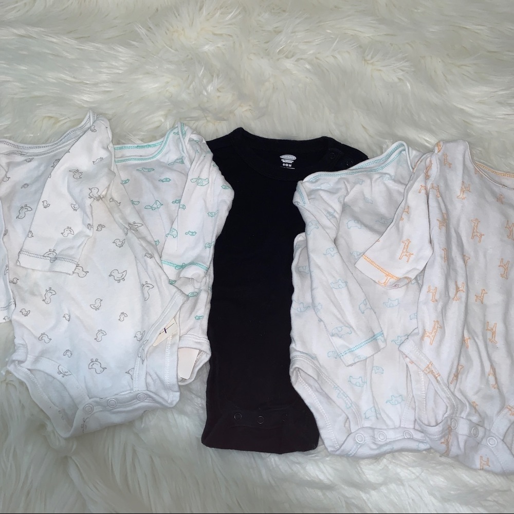 Carter’s long sleeve onesies bundle - 6 months